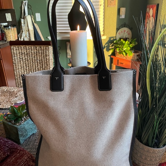 (Authentic) Large Tory Burch Canvas Ella medium tote Bag “Brand New” - Picture 4 of 16